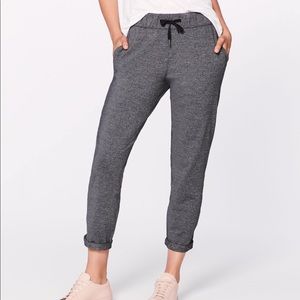 Lululemon on the fly pant